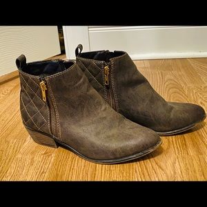 Pointed toe ankle booties